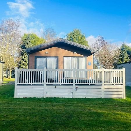Bushmills Lodge With Hot Tub Thornton  ภายนอก รูปภาพ